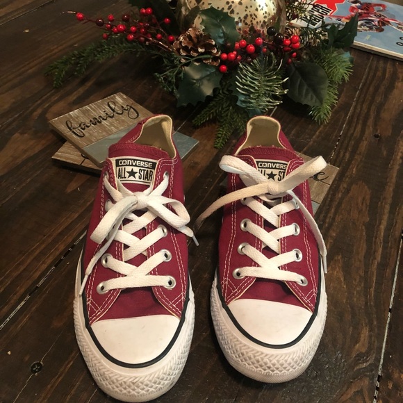 Red converse size women’s 6 - Picture 1 of 3